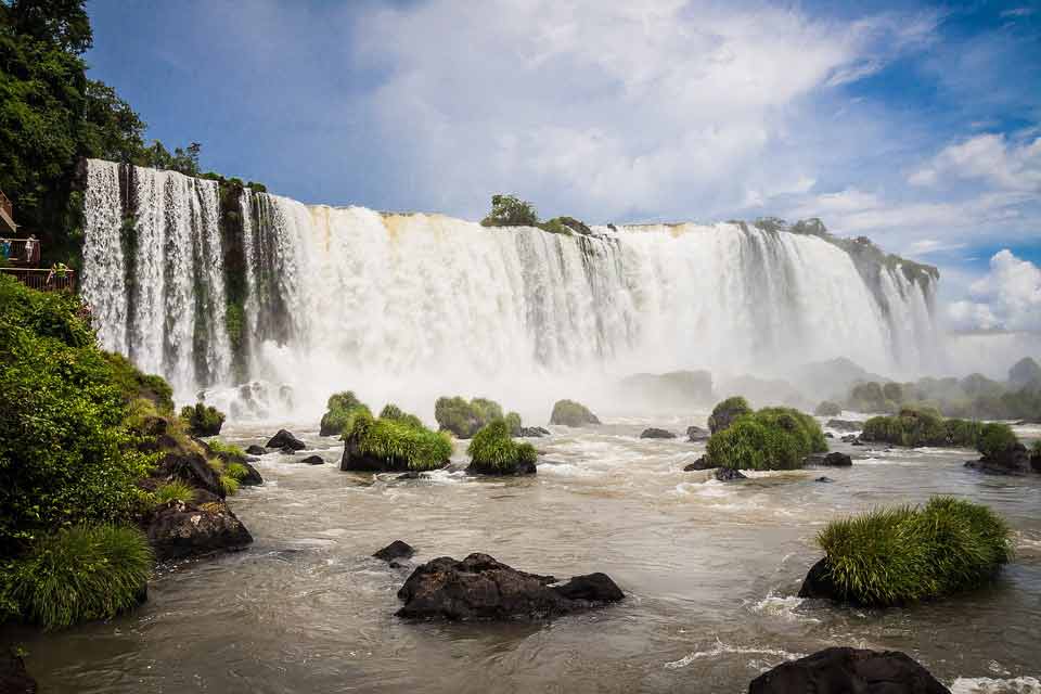 South America geography facts_visiting iguazu falls